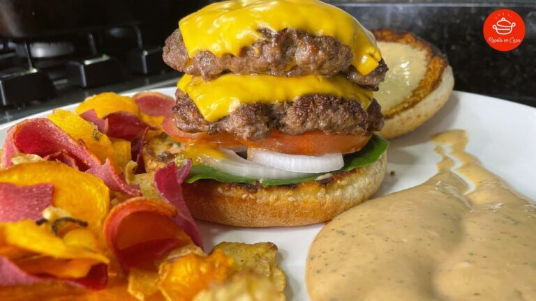 Deliciosas salsas y condimentos para hamburguesas de queso