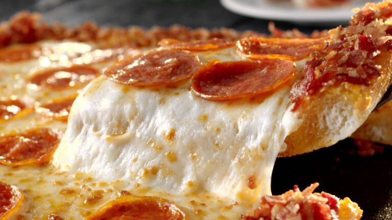 Deliciosas combinaciones de tocino en pizza